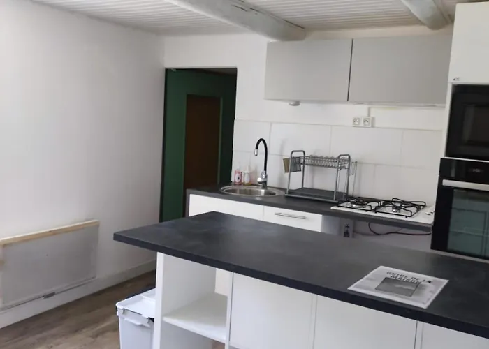 Les Petits Volets Bleus Holiday home