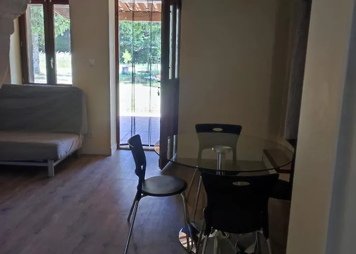 Les Petits Volets Bleus Holiday home *