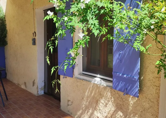 Les Petits Volets Bleus Holiday home Bouchet (Drome)