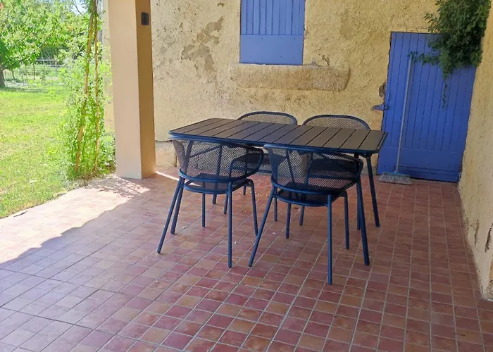 Holiday home Les Petits Volets Bleus Bouchet (Drome)